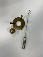 Bol en ring van 's-Gravesande